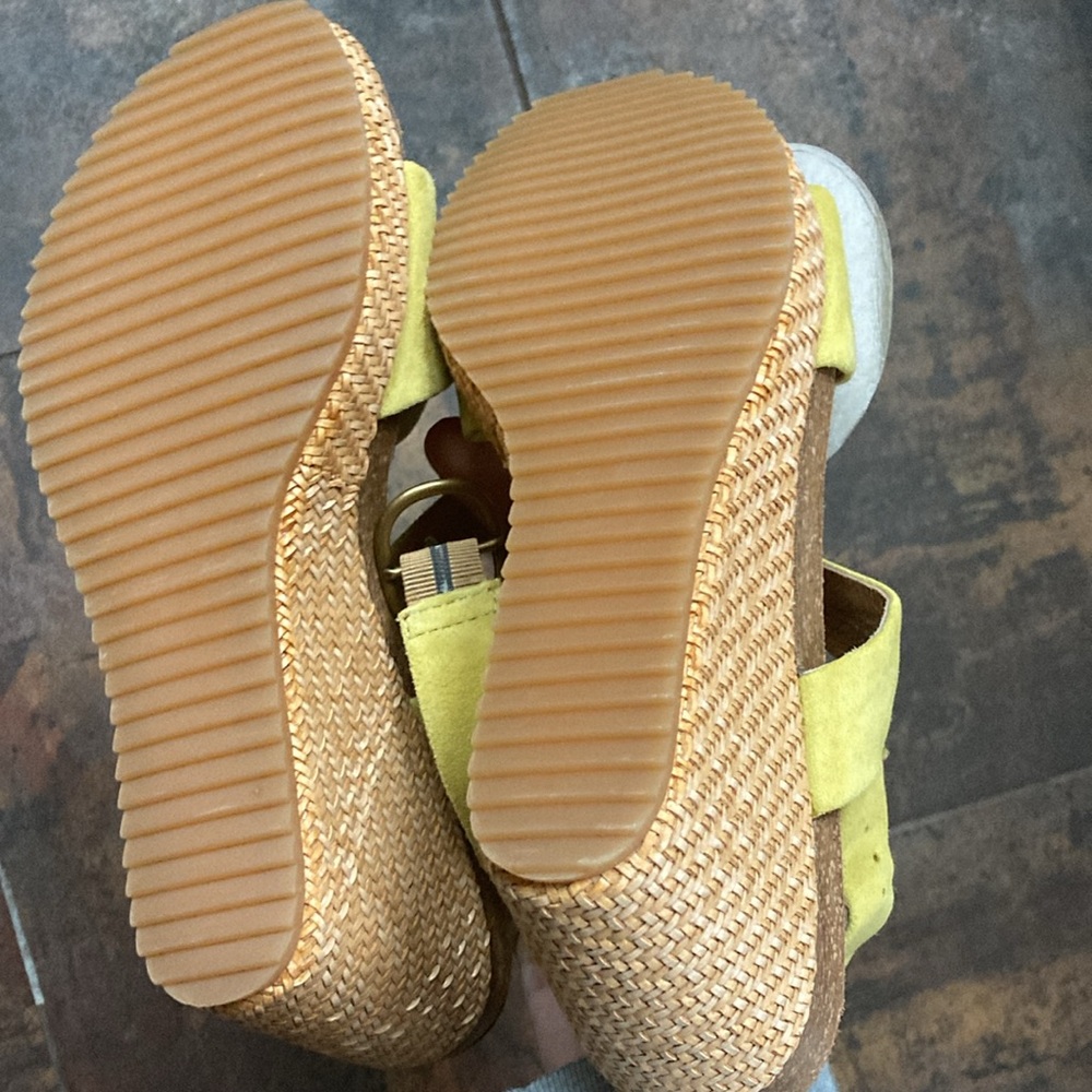 Sofft Cali Wedge in Citron - Picture 6 of 11